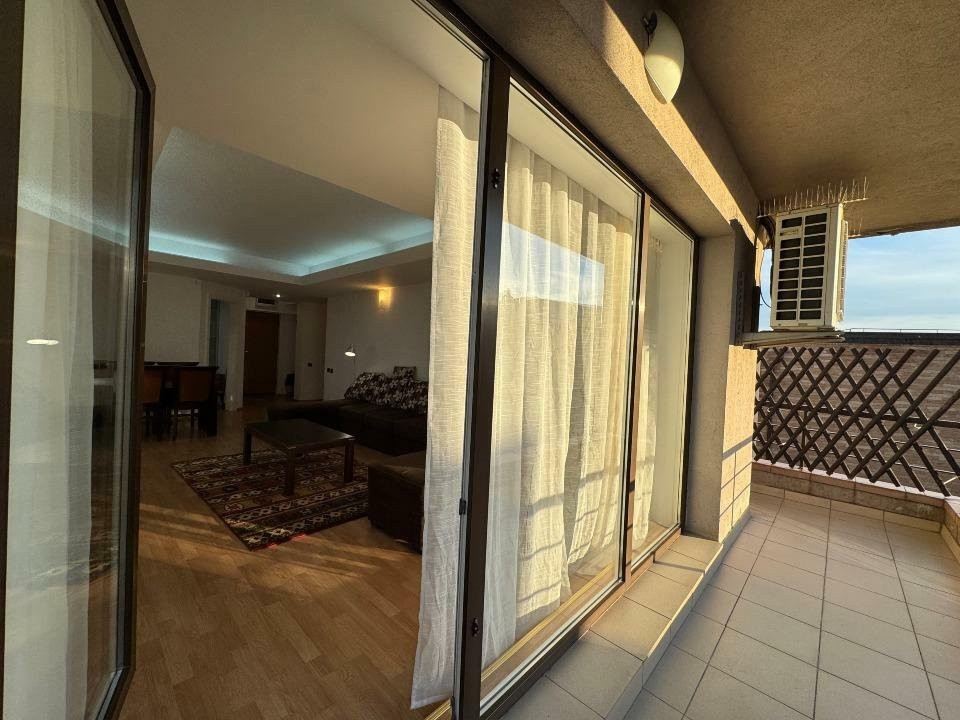 Apartament pentru chirie 4 camere în Herastrau 