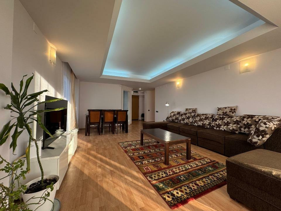 Apartament pentru chirie 4 camere în Herastrau 