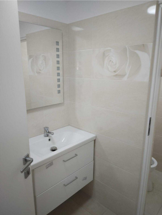 Spatiu comercial parter, stradal, 87 mp,  vitrina, centrala proprie, zona Unirii