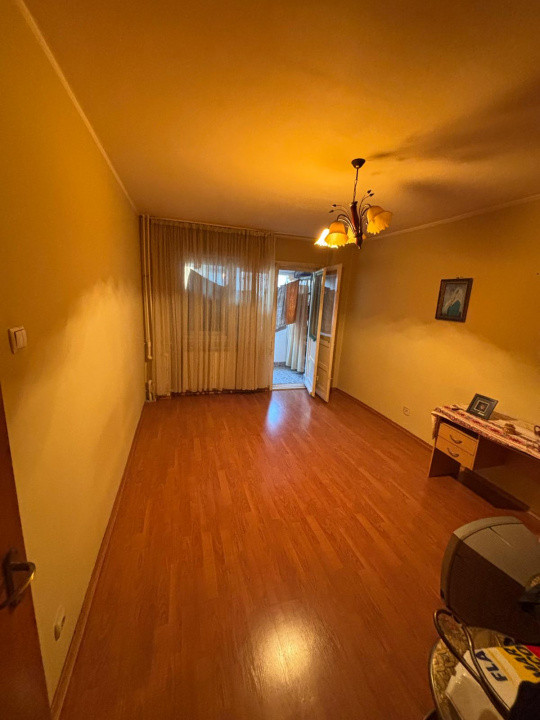 Apartament 3 camere decomandat – Lacul Tei | Bloc reabilitat