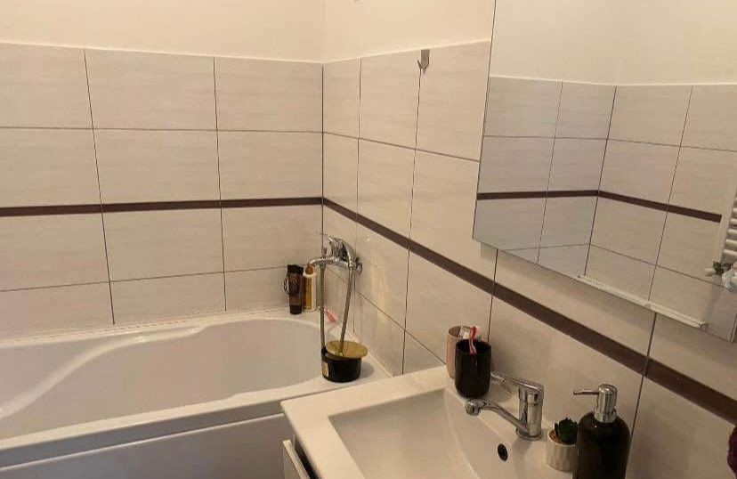 Garsoniera moderna, la cheie, bloc nou, centrala, metrou 1 Decembrie