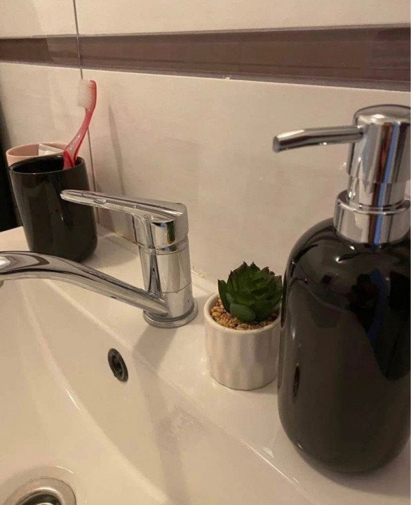 Garsoniera moderna, la cheie, bloc nou, centrala, metrou 1 Decembrie