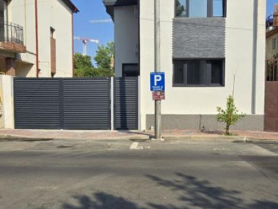 Vila individuala 10 camere, 2025, 10 bai, curte libera 125 mp, zona Mall Vitan 