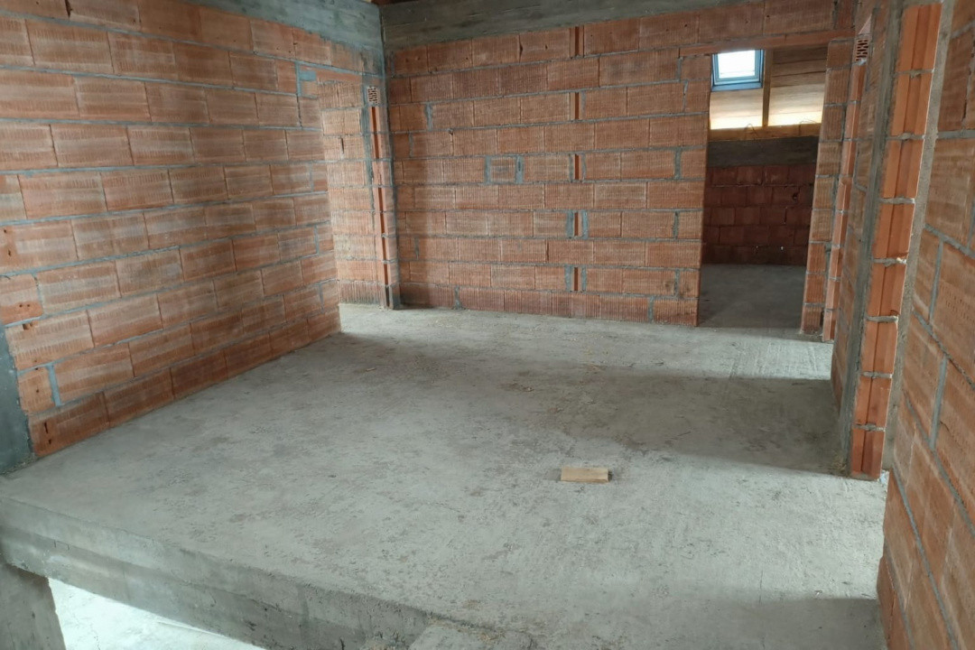 De vanzare casa la rosu 190 mp utili- Eden Forest-Gulia, Dambovita,Comision ZERO