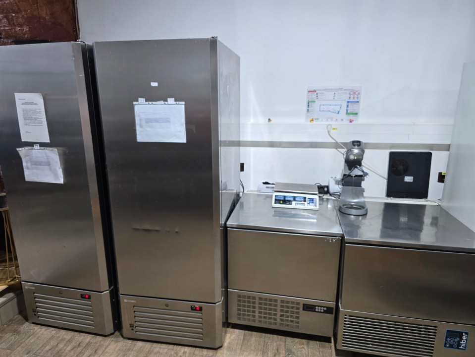 Spatiu comercial stradal, 200 mp, terasa, Horeca, zona Dacia