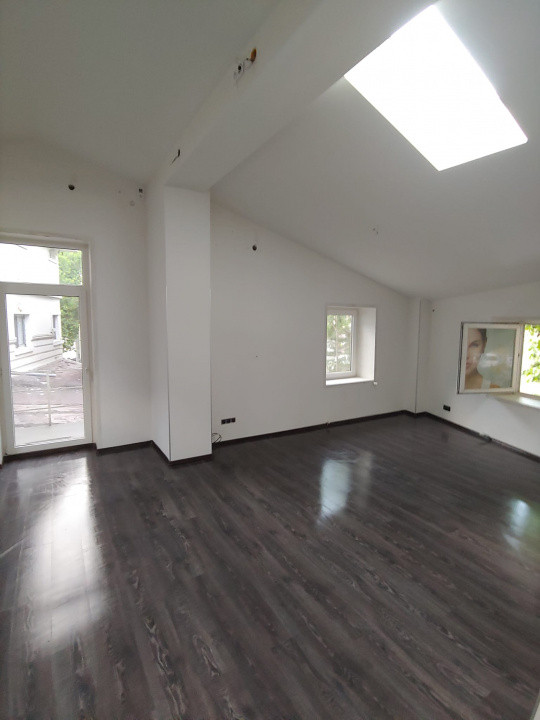 Spatiu comercial stradal, 200 mp, terasa, Horeca, zona Dacia