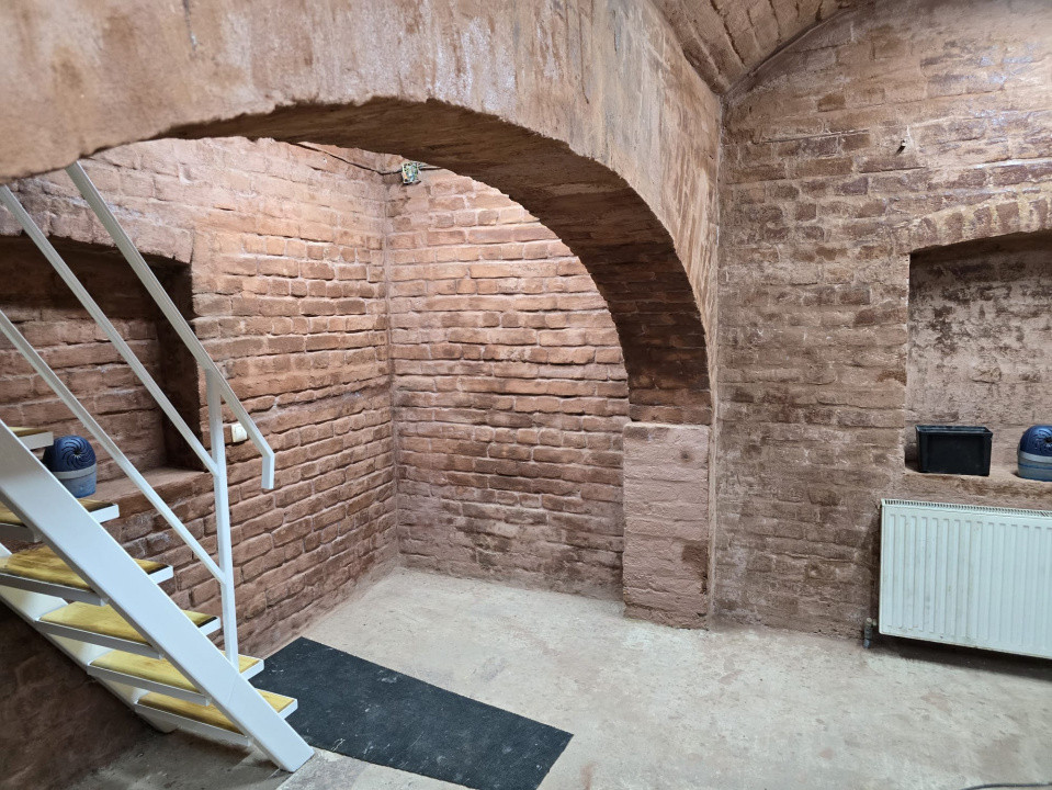 Spatiu comercial stradal, 200 mp, terasa, Horeca, zona Dacia