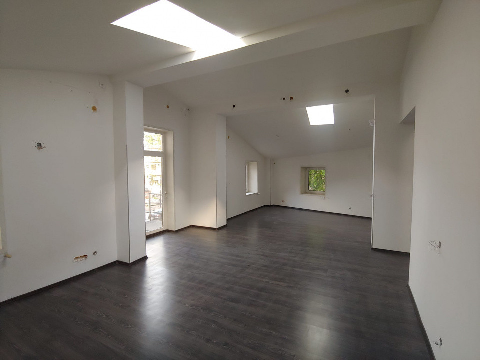 Spatiu comercial stradal, 200 mp, terasa, Horeca, zona Dacia