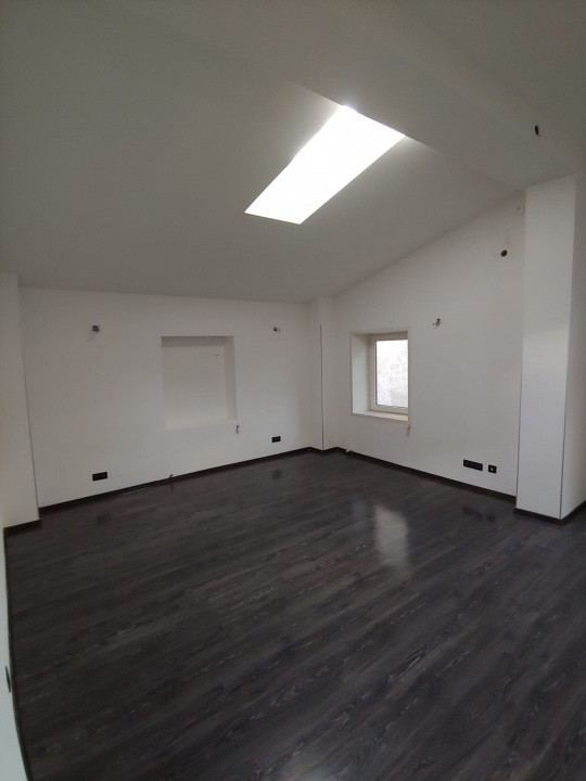 Spatiu comercial stradal, 200 mp, terasa, Horeca, zona Dacia