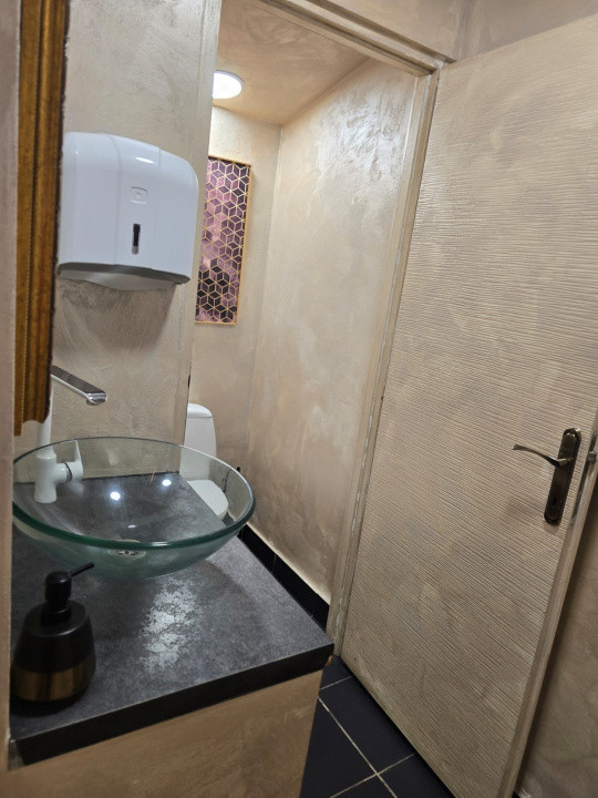 Spatiu comercial stradal, 200 mp, terasa, Horeca, zona Dacia