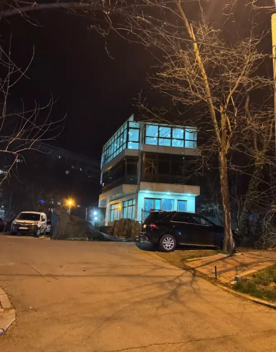 Spatiu comercial 380 mp parter, demisol, etaj, zona Titan