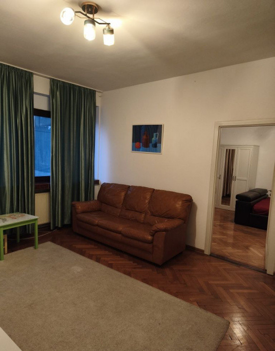 Inchiriere apartament 3 camere Unirii | Centrala proprie