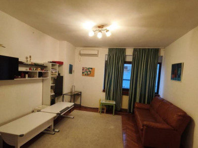 Inchiriere apartament 3 camere Unirii | Centrala proprie