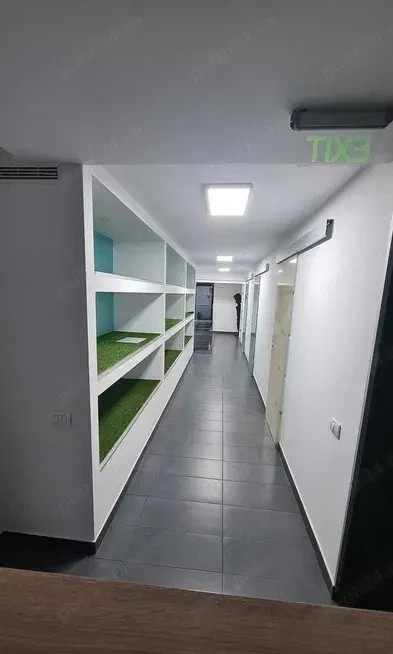 Spatiu comercial stradal, 220 mp, subsol, parter, etaj, zona Baba Novac 