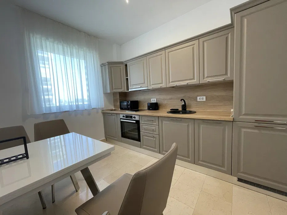 de inchiriat apartament cu 2 camere  in Luxuria