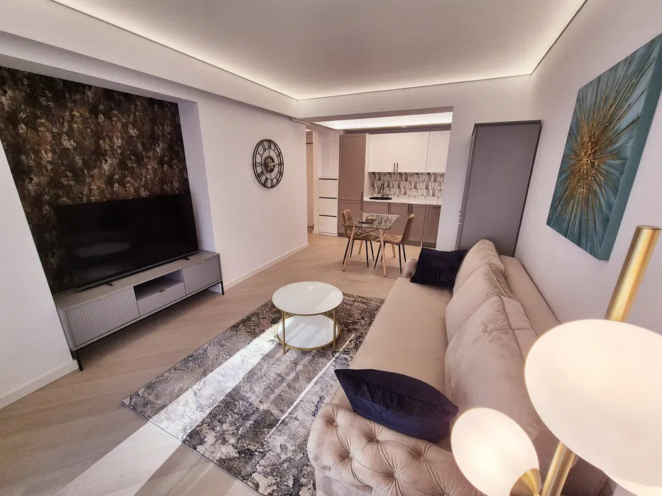 De inchiriat apartament decomandat cu 2 camere  in Pipera 