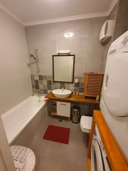 De inchiriat apartament decomandat cu 2 camere  in Grozavesti 