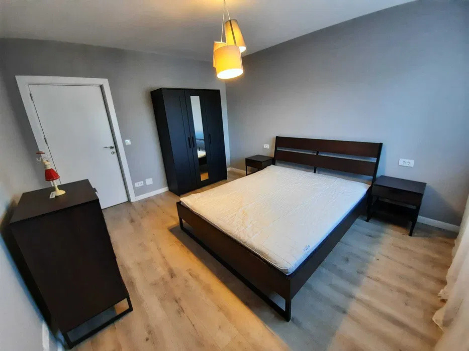 De inchiriat apartament  cu 3 camere  in Aviatorilor 