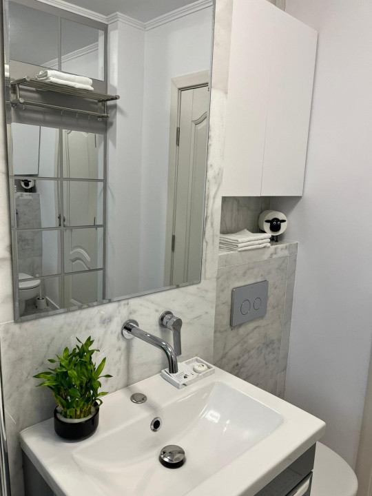 de inchiriat apartament  cu 4 camere  in Doamna Ghica 