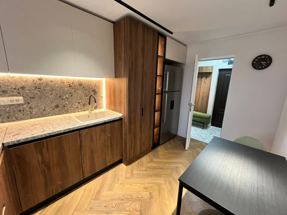 de inchiriat apartament  cu 4 camere  in Doamna Ghica 