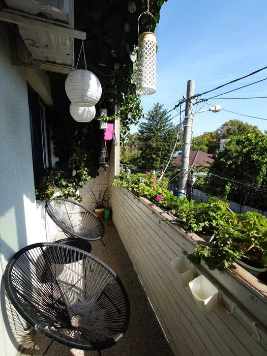 de inchiriat apartament  cu 3 camere  in Damaroaia 