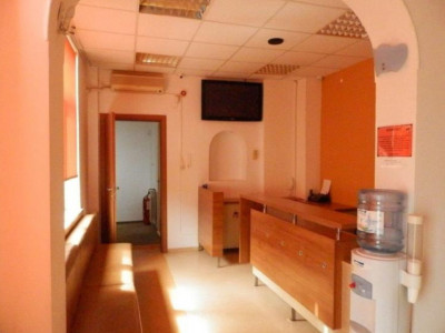 Casa individuala 9 camere, 3 bai, centrala, renovata, investitie, zona Mosilor