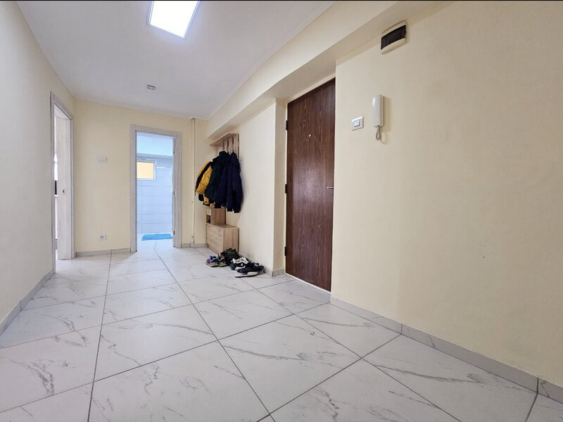 De inchiriat apartament  cu 2 camere  in Unirii 