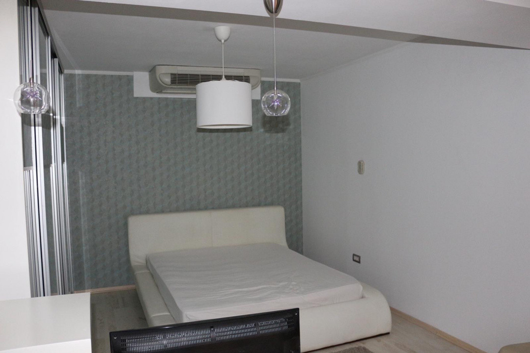 Apartament cu 3 camere în Herăstrău, grădină proprie