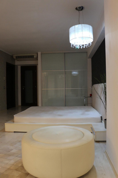 Apartament cu 3 camere în Herăstrău, grădină proprie