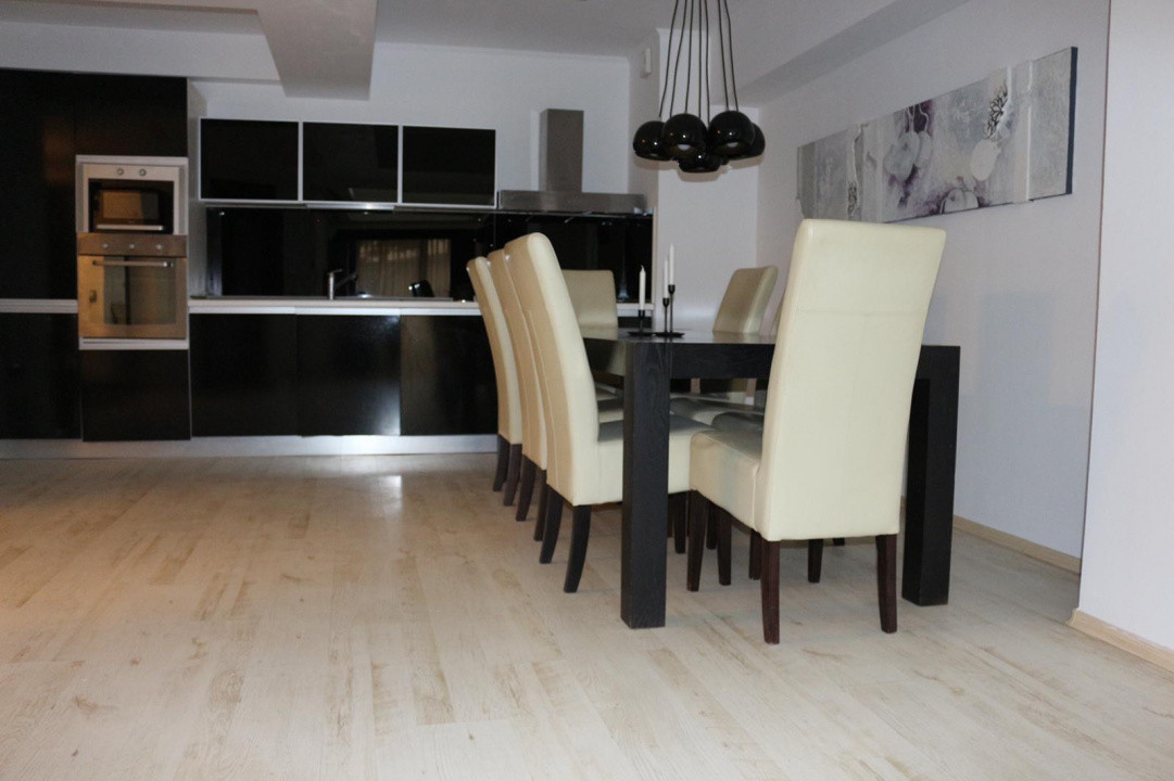 Apartament cu 3 camere în Herăstrău, grădină proprie