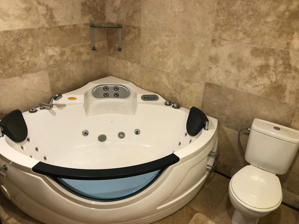 Apartament cu 3 camere în Herăstrău, grădină proprie