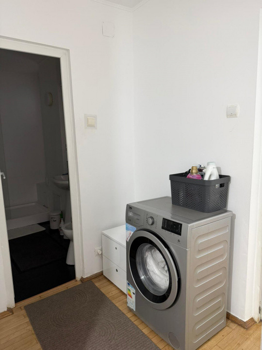 de inchiriat apartament 3 camere Zona Obor