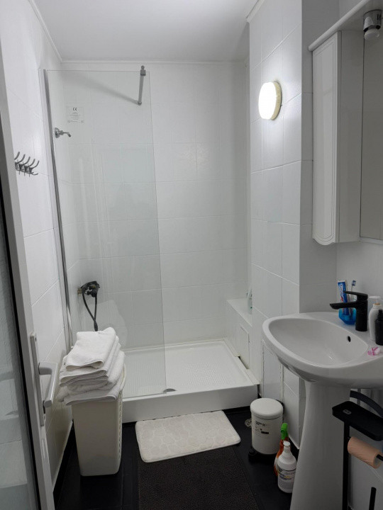 de inchiriat apartament 3 camere Zona Obor