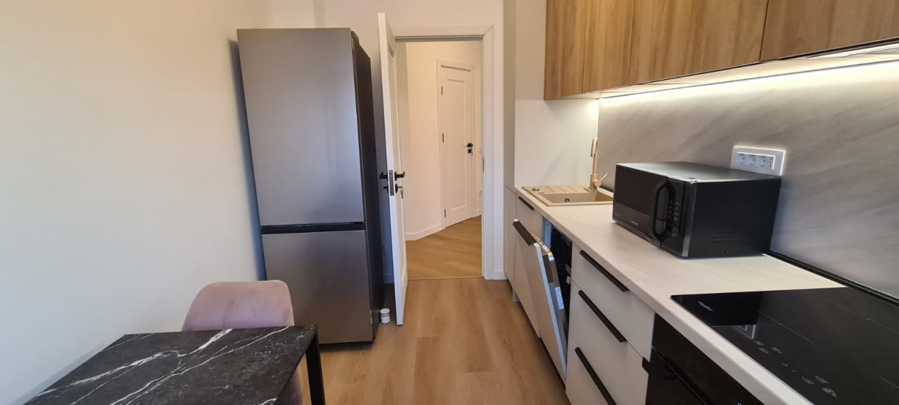 De inchiriat apartament decomandat cu 2 camere  