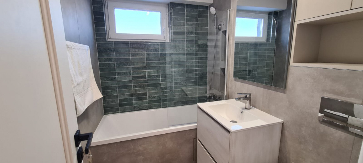 De inchiriat apartament decomandat cu 2 camere  