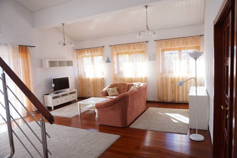 de inchiriat apartament 3 camere in vila; zoo Baneasa