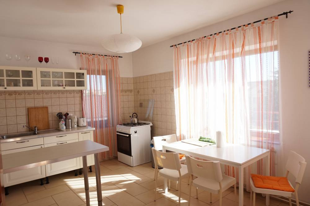 de inchiriat apartament 3 camere in vila; zoo Baneasa