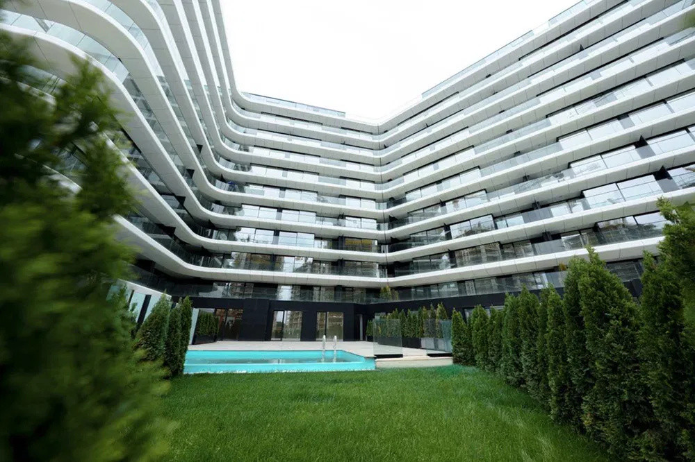 Inchiriere apartament 2 camere Yacht Kid