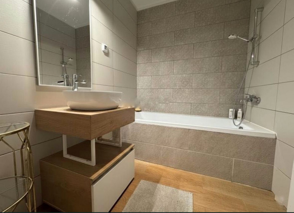 de inchiriat apartament 3 camere Piata Presei 