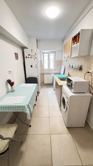 de inchiriat apartament decomandat cu 2 camere  in Giulesti 