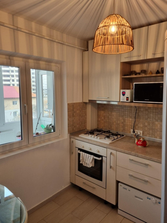 de inchiriat apartament decomandat cu 3 camere  in Pipera 