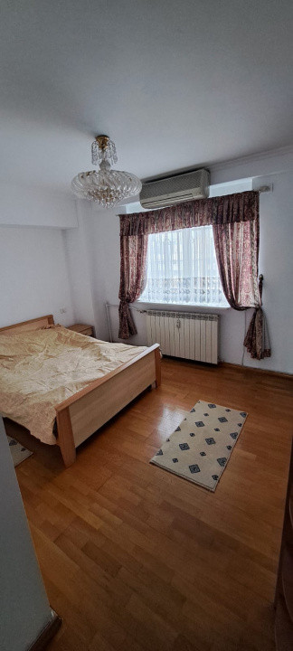 de inchiriat apartament 3 camere Decebal