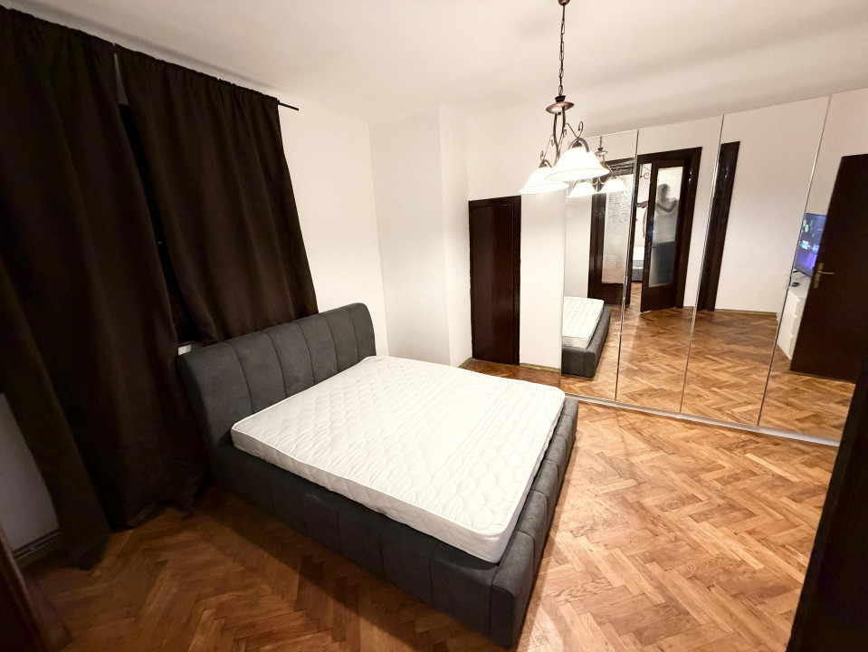 de inchiriat apartament 3 camere Stefan Cel Mare