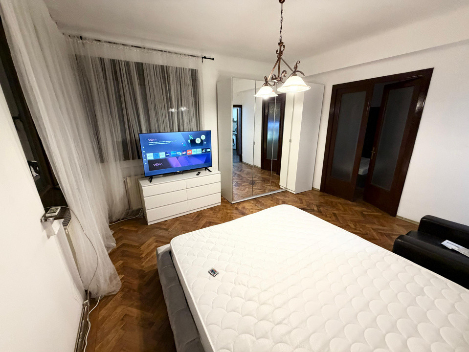 de inchiriat apartament 3 camere Stefan Cel Mare