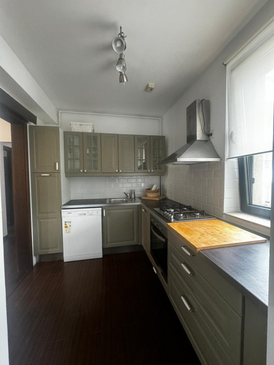 De inchiriat apartament cu 3 camere  in Herastrau 