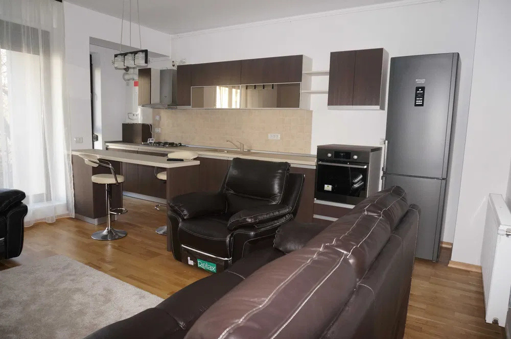 De inchiriat apartament cu 3 camere  in Herastrau 