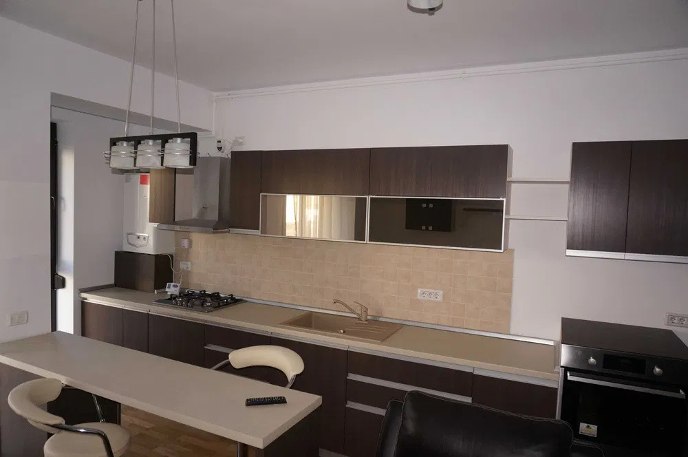 De inchiriat apartament cu 3 camere  in Herastrau 