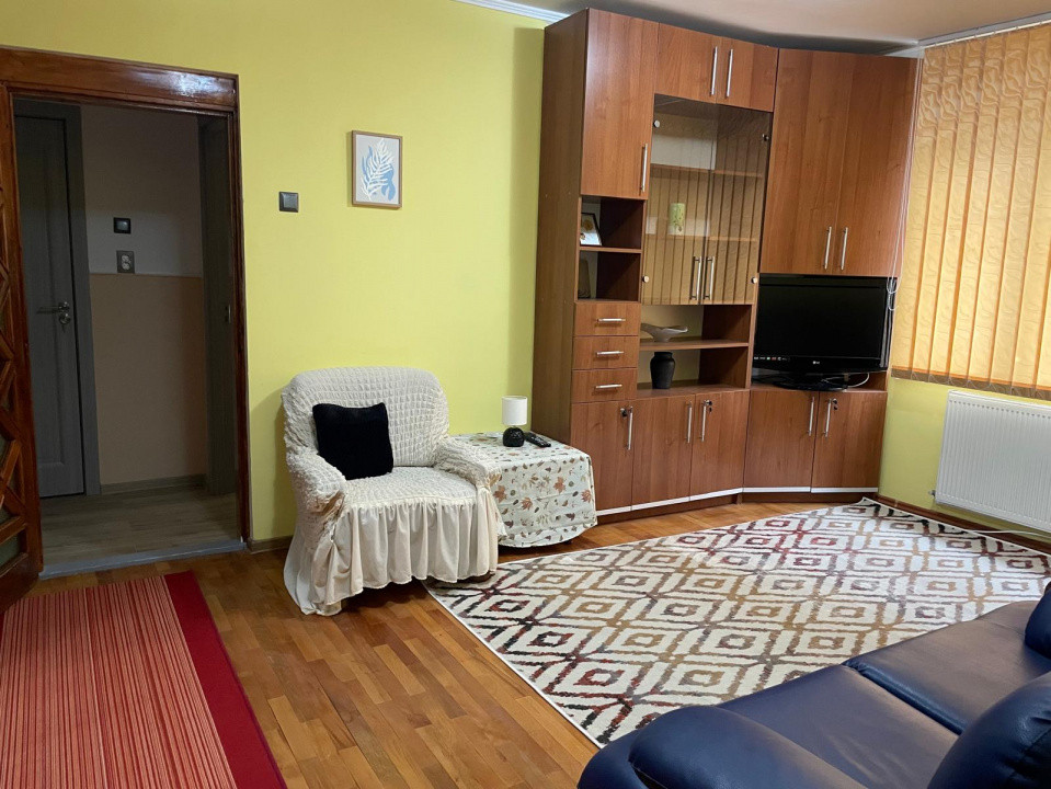 de inchiriat apartament 3 camere zona Arena Nationala