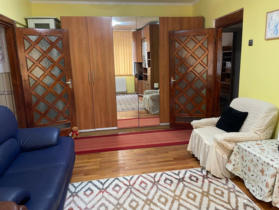 de inchiriat apartament 3 camere zona Arena Nationala