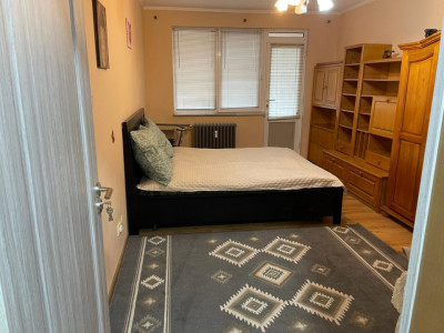 de inchiriat apartament 3 camere zona Arena Nationala